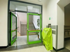 Winda z oznaczeniami w alfabecie Braille’a