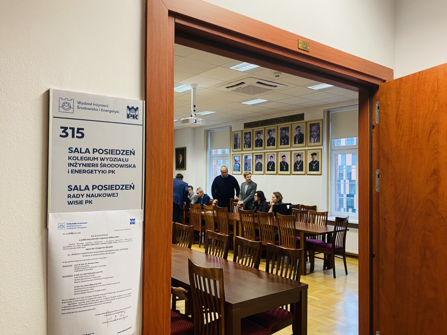 Publiczna obrona rozprawy doktorskiej mgra inż. Grzegorza Ojczyka została przyjęta.