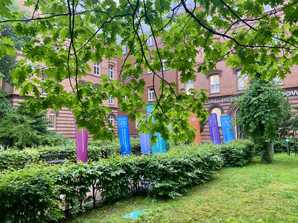 Ogłoszenie o konkursie na stanowisko adiunkta w grupie pracowników badawczo-dydaktycznych w Katedrze Wodociągów, Kanalizacji i Monitoringu Środowiska (Ś-3)