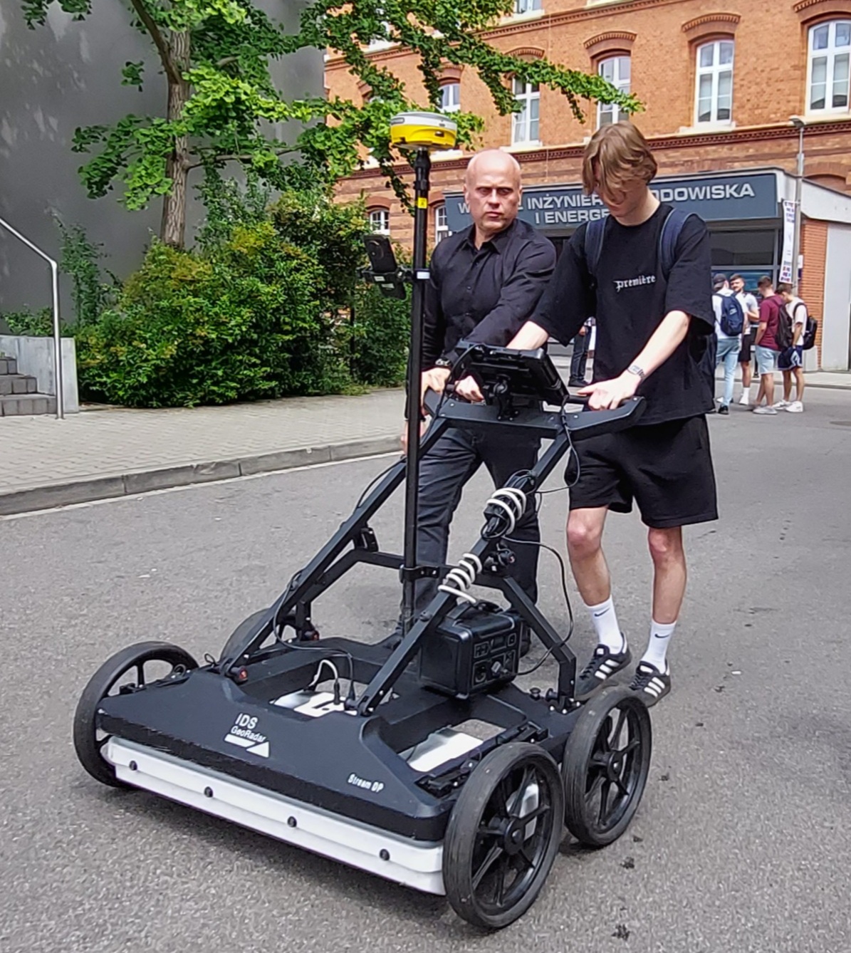 Obrazowanie infrastruktury podziemnej i nadziemnej – warsztaty dla studentów i pracowników WIŚiE